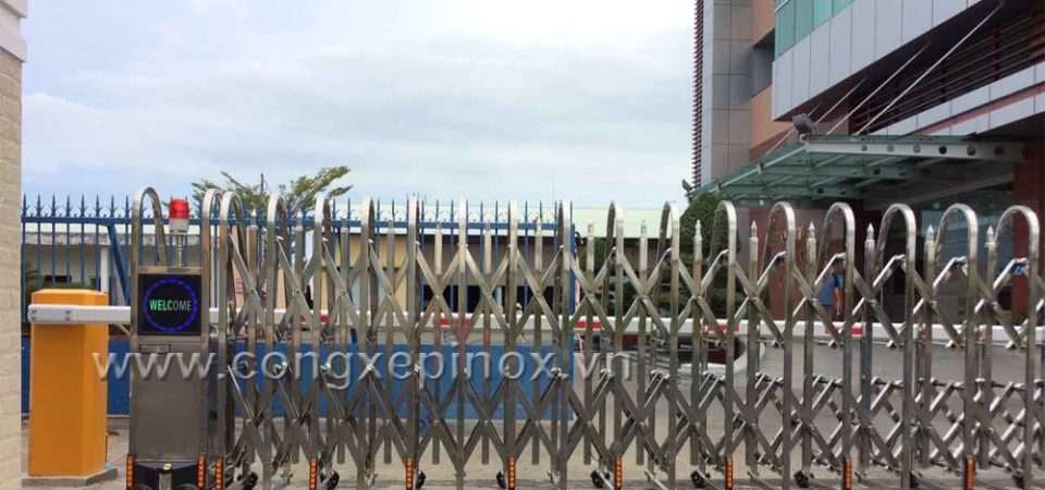 Công trình lắp đặt cửa cổng xếp inox 201 ở Vũng Tàu