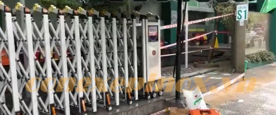 Thi công lắp đặt cổng xếp điện inox cho Bệnh viện Hoàn Mỹ – Đà Nẵng